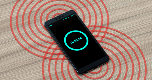 De quoi est composé une pochette anti ondes de téléphone ?